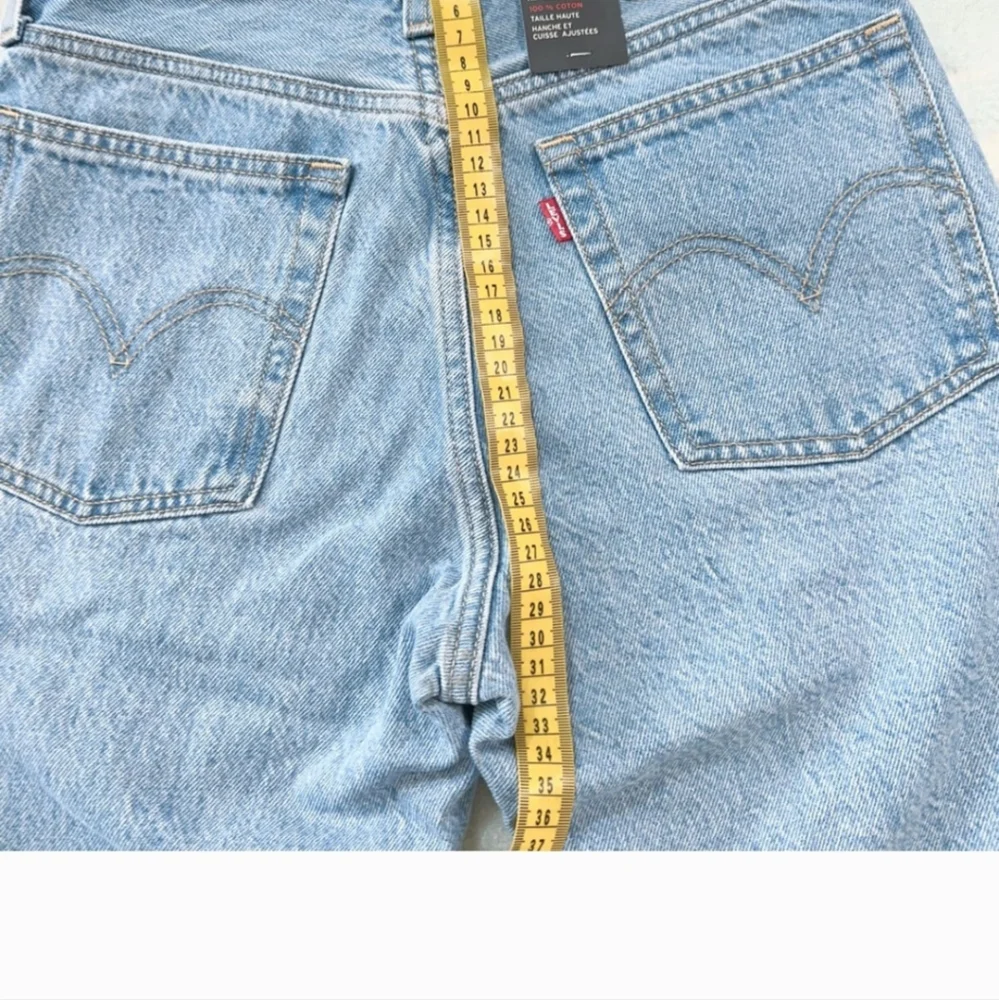 BNWT Levi's Wedgie Straight Jean's - Picture 8 of 9